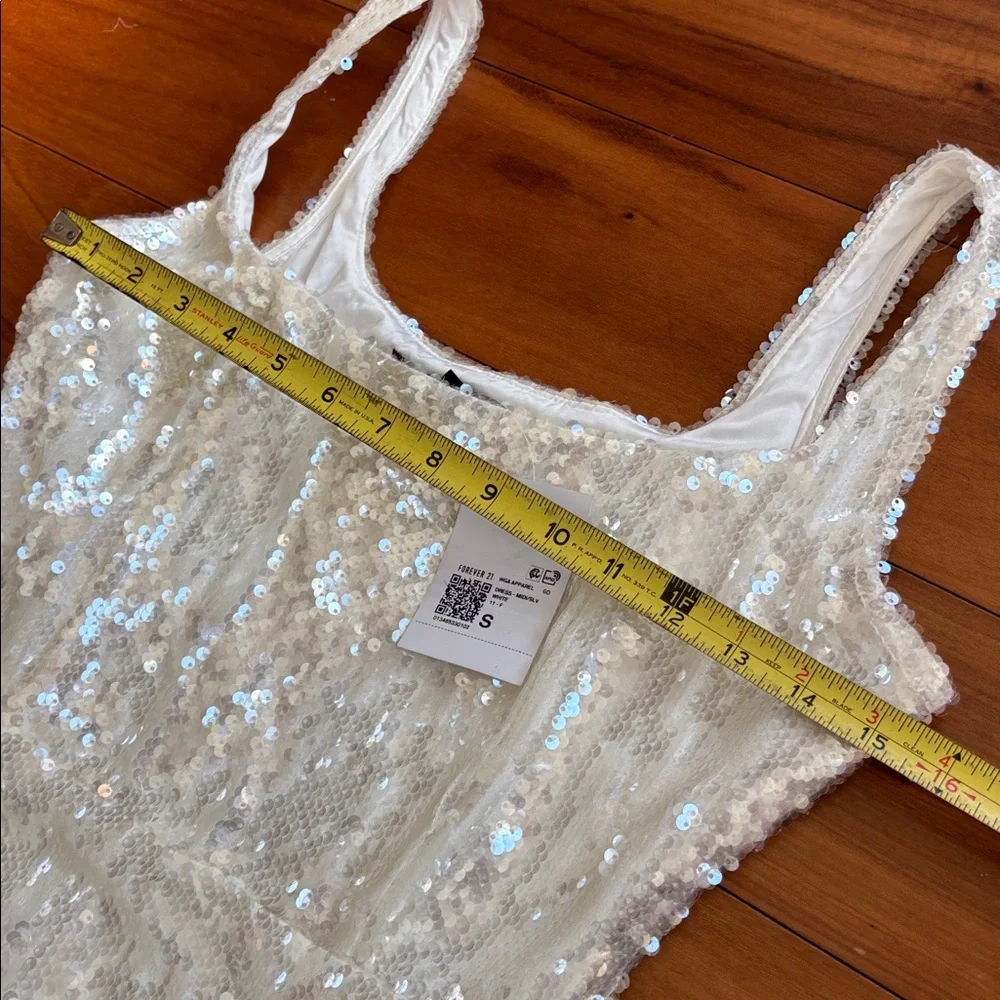 NWT Sequined midi dress - Picture 4 of 9